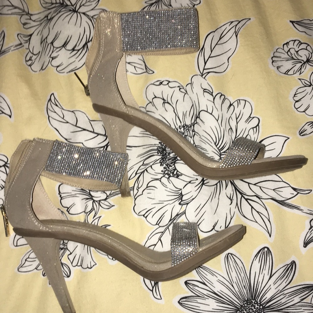 DIAMOND STUDDED HEELS